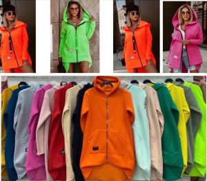 Bluzy damskie z kapturem